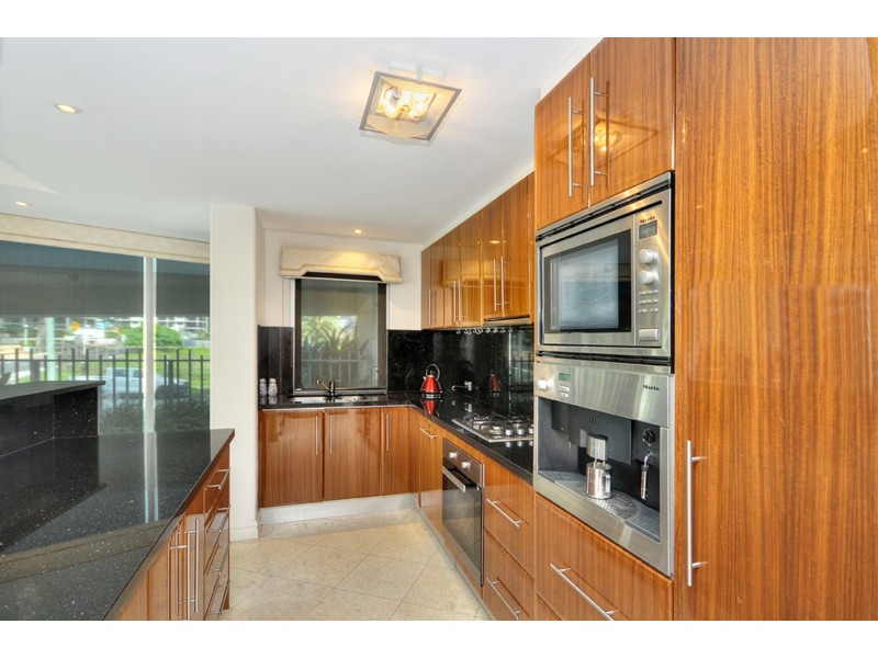 1/30-32 Garfield Terrace, Surfers Paradise QLD 4217