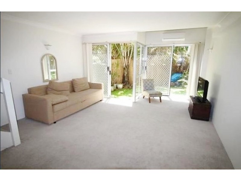 2/191 Scarborough Street, Southport QLD 4215