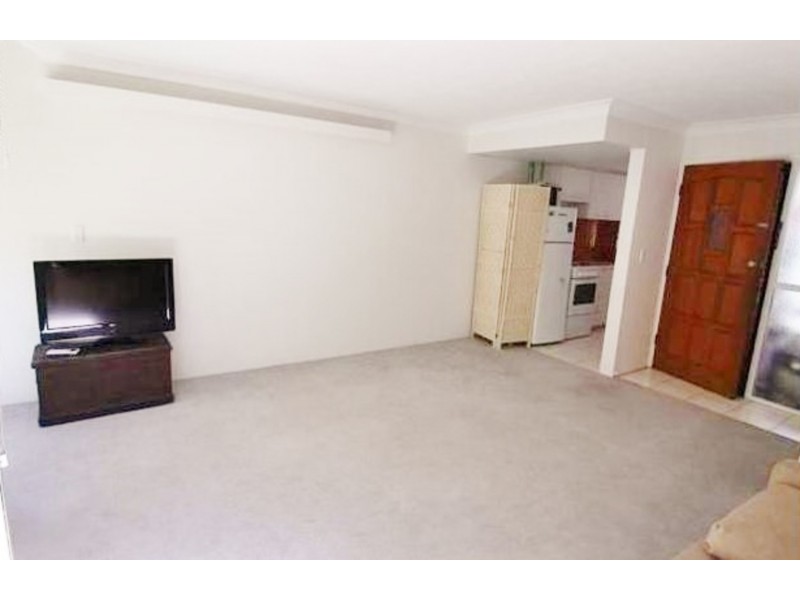 2/191 Scarborough Street, Southport QLD 4215