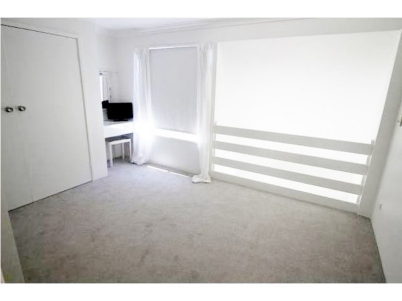 2/191 Scarborough Street, Southport QLD 4215