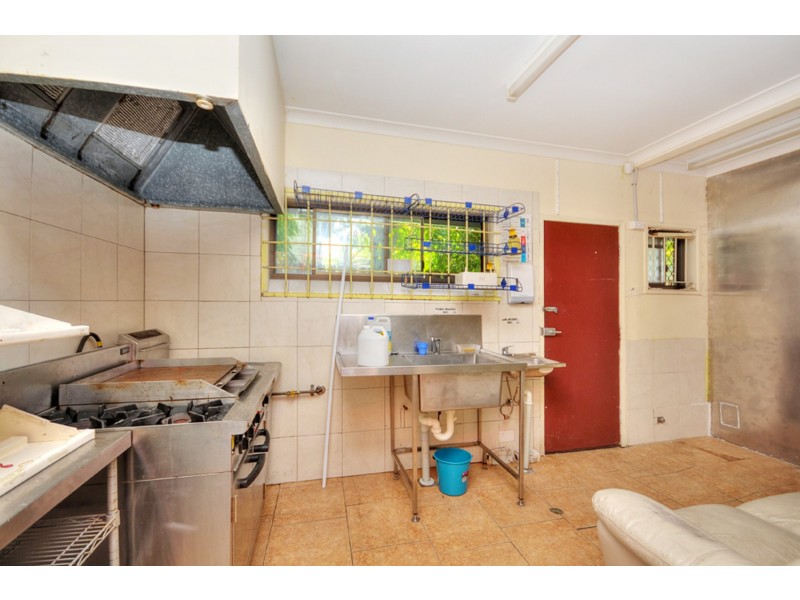 263 Wardoo Street, Southport QLD 4215