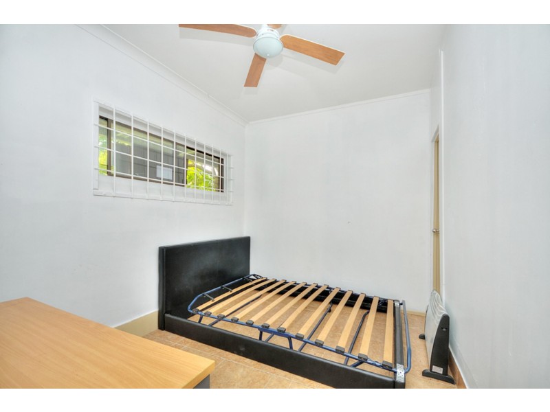 263 Wardoo Street, Southport QLD 4215