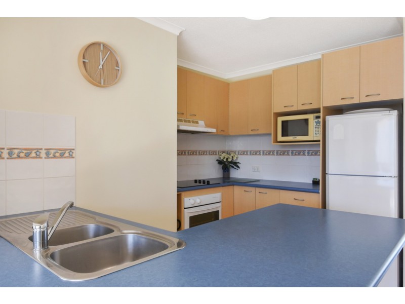 802/10 Vista Street, Surfers Paradise QLD 4217