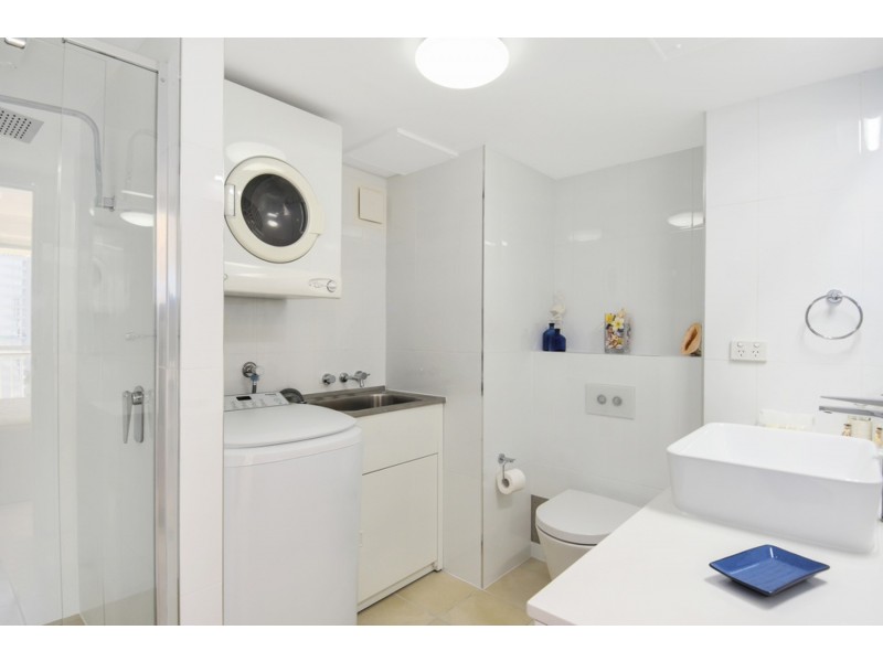 802/10 Vista Street, Surfers Paradise QLD 4217