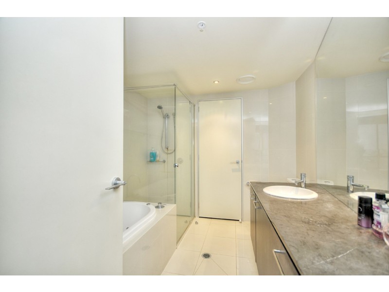 Avalon/4 Wahroonga Place, Surfers Paradise QLD 4217
