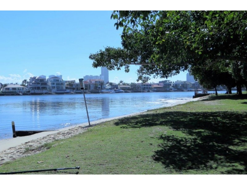 26 Pine Avenue, Surfers Paradise QLD 4217