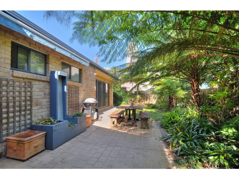 26 Pine Avenue, Surfers Paradise QLD 4217