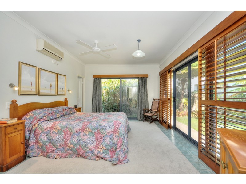 26 Pine Avenue, Surfers Paradise QLD 4217