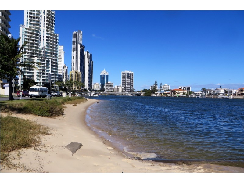 26 Pine Avenue, Surfers Paradise QLD 4217