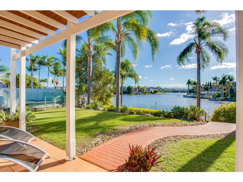 27 Martinique Way, Clear Island Waters QLD 4226