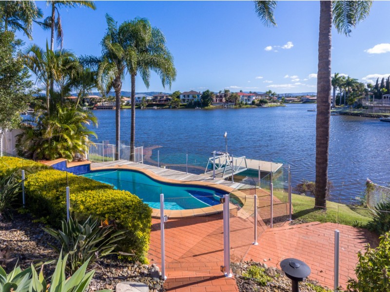 27 Martinique Way, Clear Island Waters QLD 4226