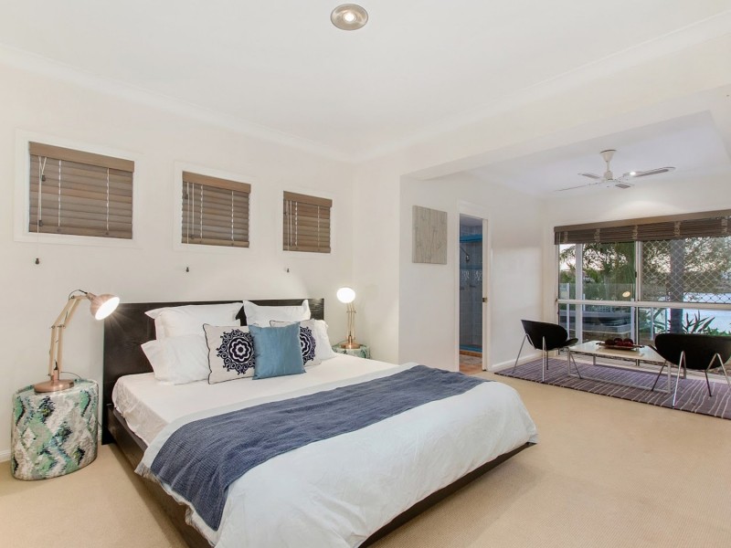 27 Martinique Way, Clear Island Waters QLD 4226