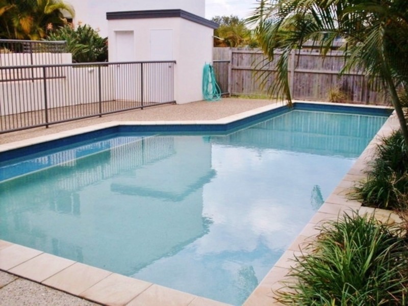 1/4 Proud Street, Labrador QLD 4215