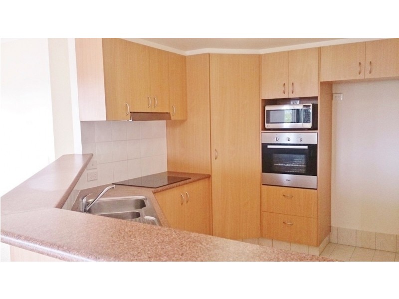 1/4 Proud Street, Labrador QLD 4215