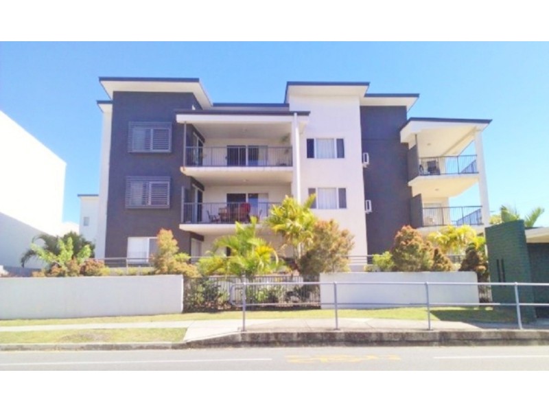 1/4 Proud Street, Labrador QLD 4215