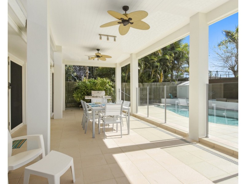 3 Dunbarton Avenue, Sorrento QLD 4217