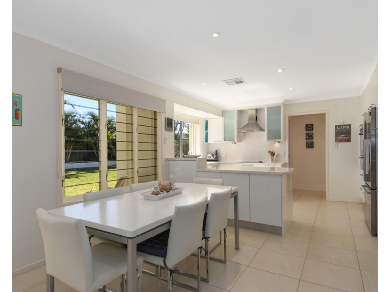 3 Dunbarton Avenue, Sorrento QLD 4217