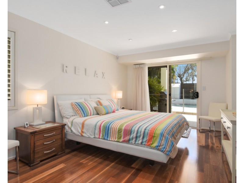 3 Dunbarton Avenue, Sorrento QLD 4217