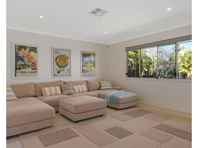 3 Dunbarton Avenue, Sorrento QLD 4217