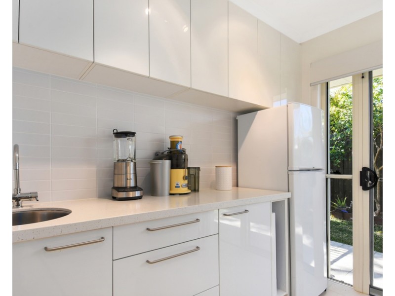 3 Dunbarton Avenue, Sorrento QLD 4217