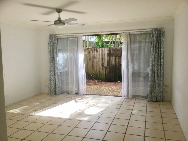 2/9 Darrambal Street, Surfers Paradise QLD 4217