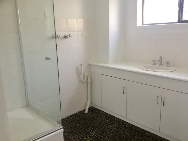 2/9 Darrambal Street, Surfers Paradise QLD 4217