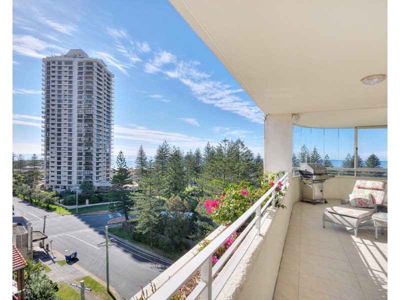 The George/2 Montgomery Avenue, Main Beach QLD 4217