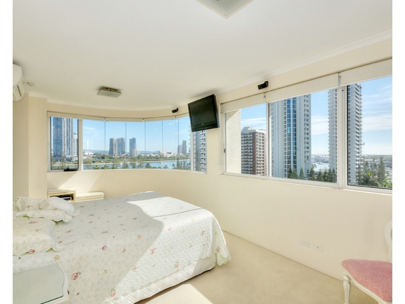 The George/2 Montgomery Avenue, Main Beach QLD 4217