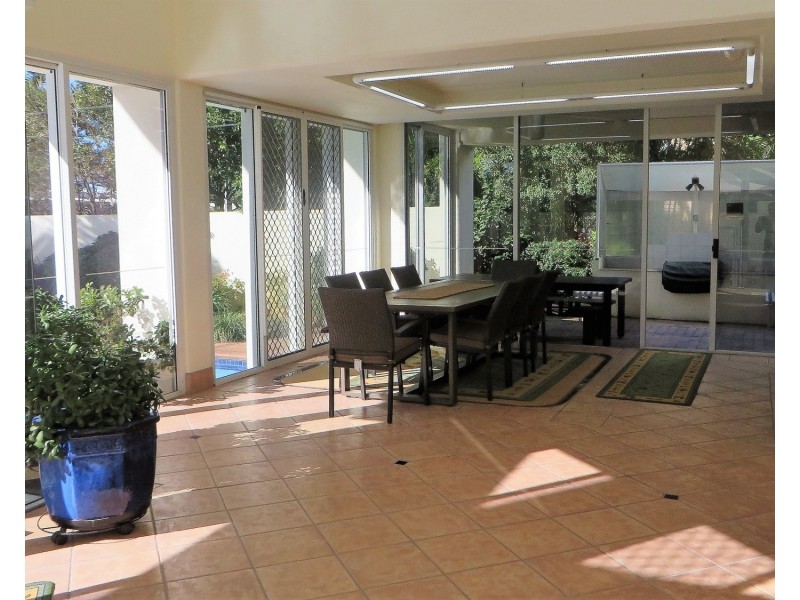 The George/2 Montgomery Avenue, Main Beach QLD 4217