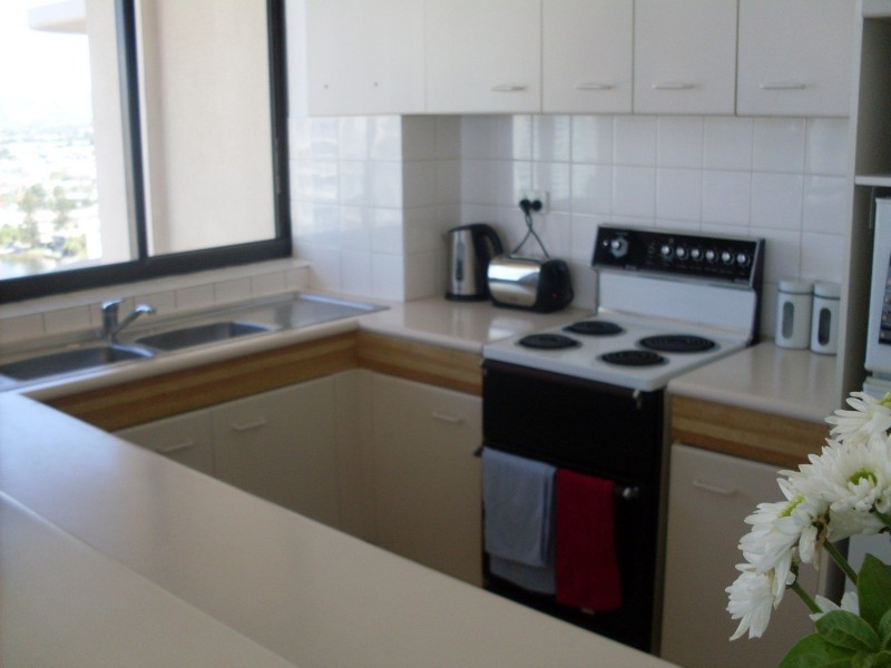 “Beachcomber”/18 Hanlan Street, Surfers Paradise QLD 4217