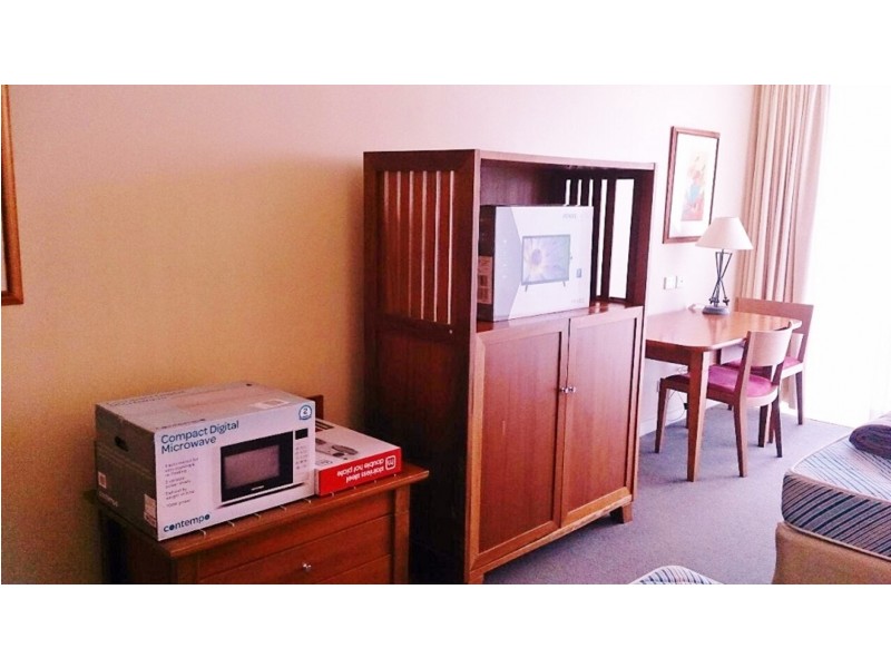 “Legends”/25 Laycock Street, Surfers Paradise QLD 4217