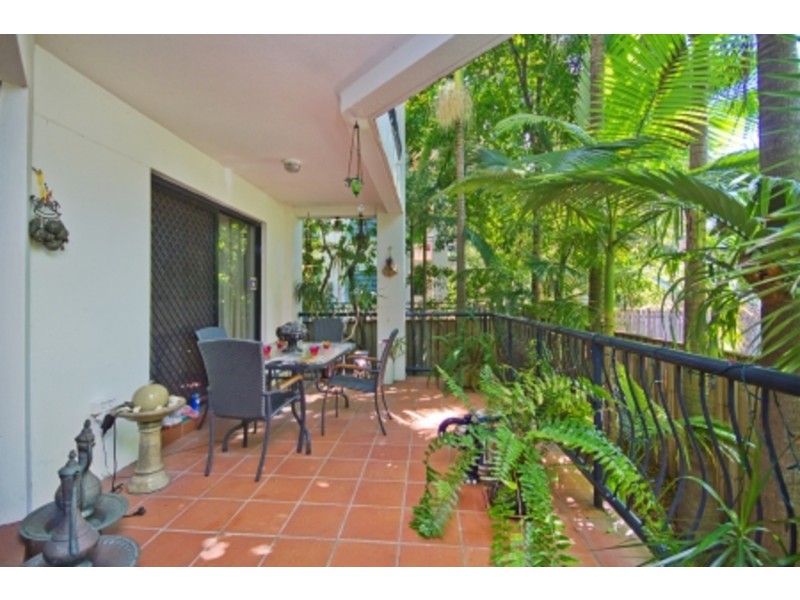 1/12 Tarcoola Crescent, Chevron Island QLD 4217