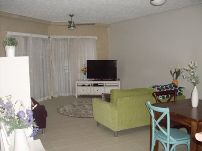 1/12 Tarcoola Crescent, Chevron Island QLD 4217