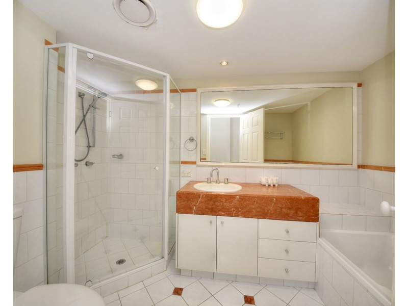 6/7 Elkhorn Avenue, Surfers Paradise QLD 4217