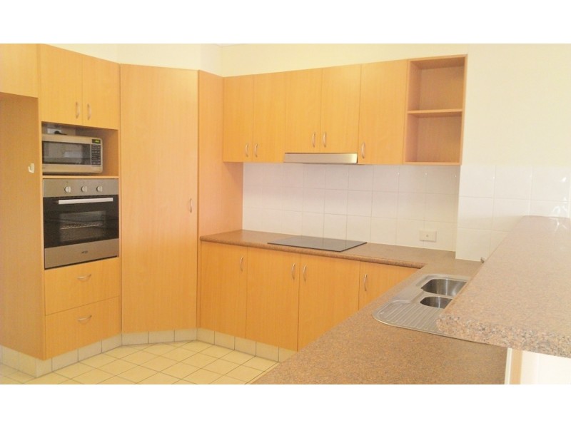 10/4 Proud Street, Labrador QLD 4215