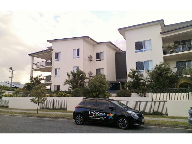 10/4 Proud Street, Labrador QLD 4215