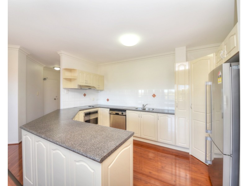 13/25 Chester Terrace, Southport QLD 4215