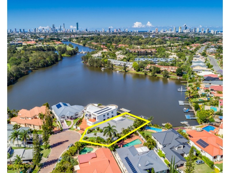 13 St Martin Place, Clear Island Waters QLD 4226