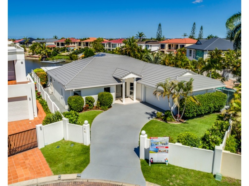 13 St Martin Place, Clear Island Waters QLD 4226