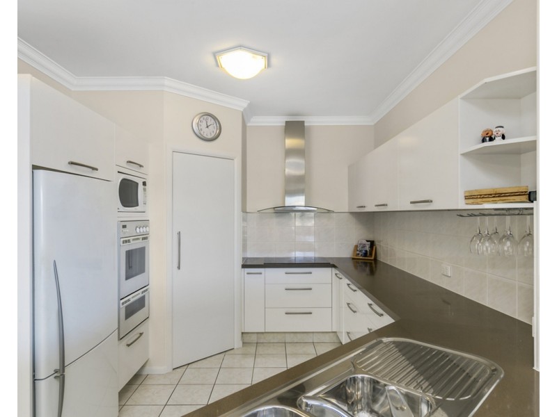 13 St Martin Place, Clear Island Waters QLD 4226