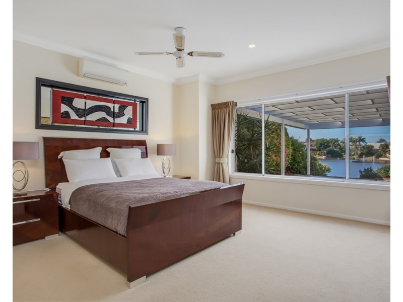 13 St Martin Place, Clear Island Waters QLD 4226