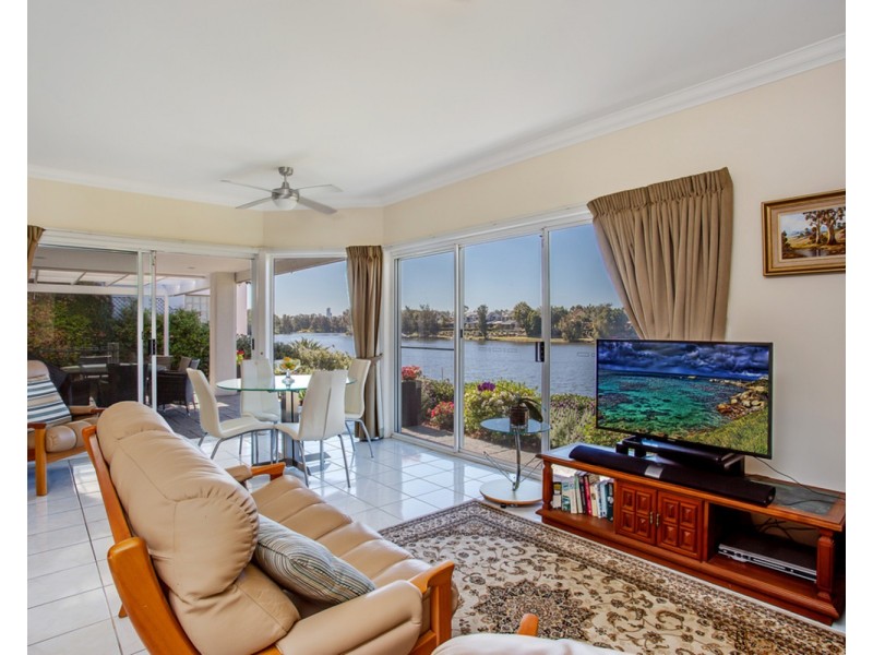 13 St Martin Place, Clear Island Waters QLD 4226