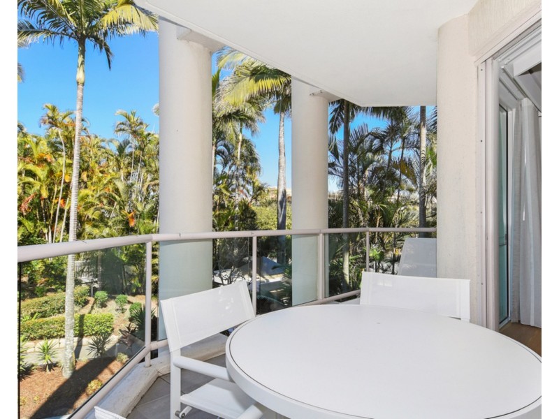 Pacific Mirage/105 Seaworld Drive, Main Beach QLD 4217