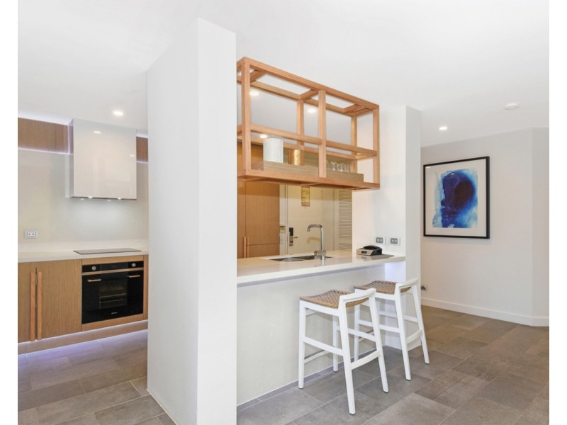 Pacific Mirage/105 Seaworld Drive, Main Beach QLD 4217