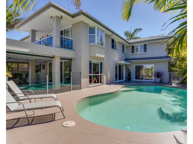 21 Andros Court, Clear Island Waters QLD 4226