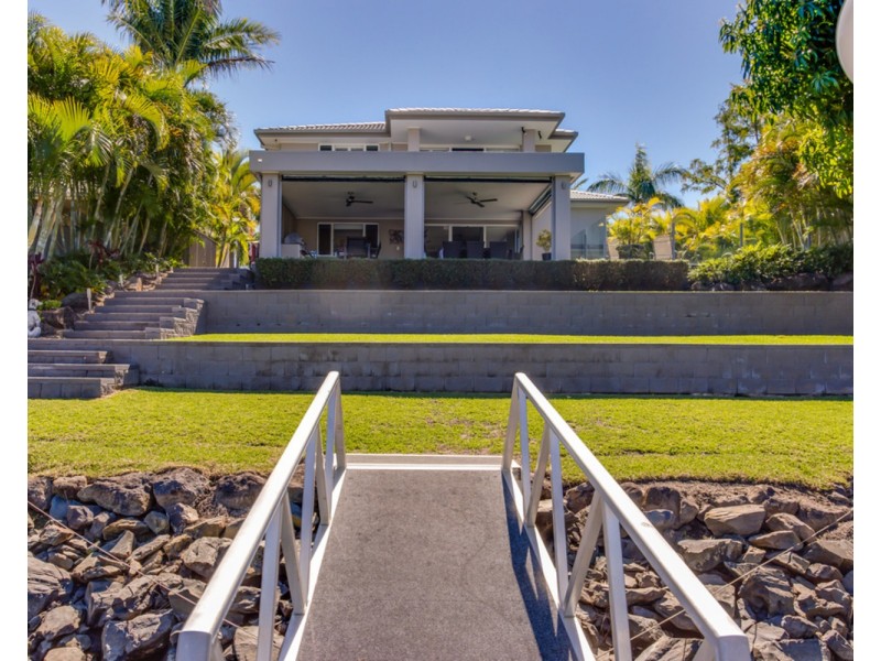 21 Andros Court, Clear Island Waters QLD 4226