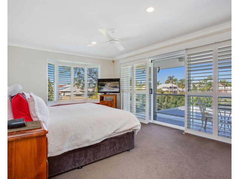 21 Andros Court, Clear Island Waters QLD 4226