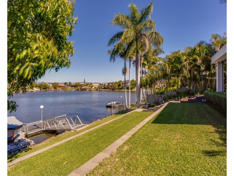21 Andros Court, Clear Island Waters QLD 4226