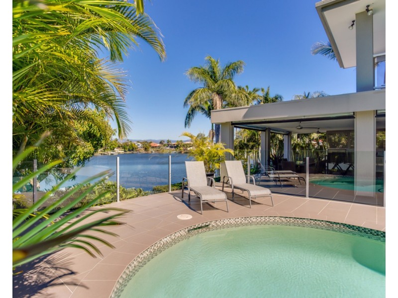 21 Andros Court, Clear Island Waters QLD 4226