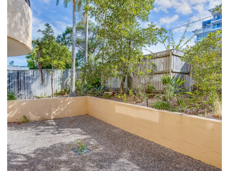 16 Waverley Street, Southport QLD 4215